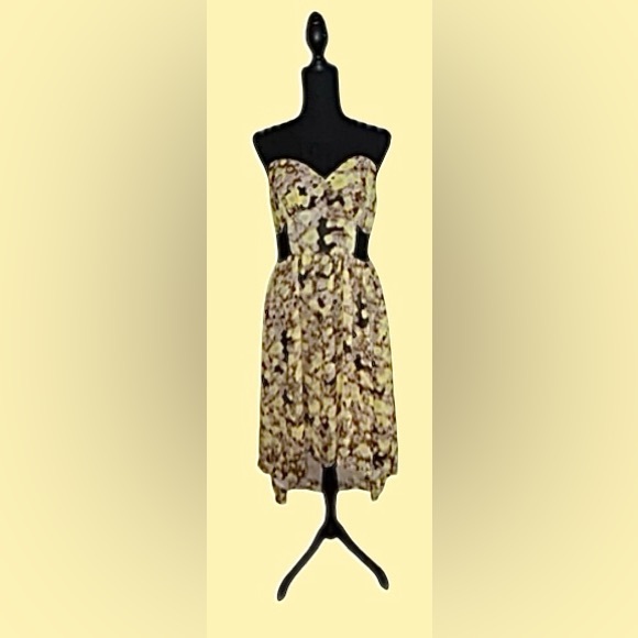 Romeo & Juliet Couture Dresses & Skirts - 💛ROMEO & JULIET COUTURE! HIGH-LOW DRESS! SUPER SLEEK! SHEER TOP & SIDE PANELS!